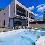 With Pool In 54890 Dramalj