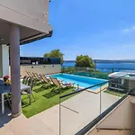With Pool In 54890