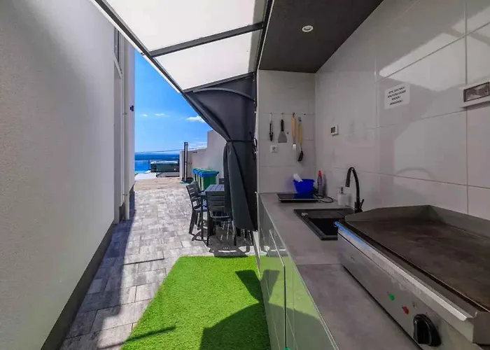 With Pool In 54890 Casa de Férias Dramalj