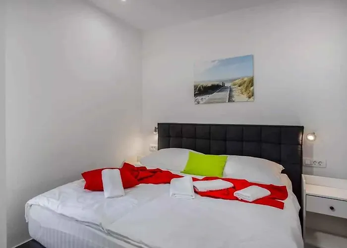 With Pool In 54890 * Dramalj