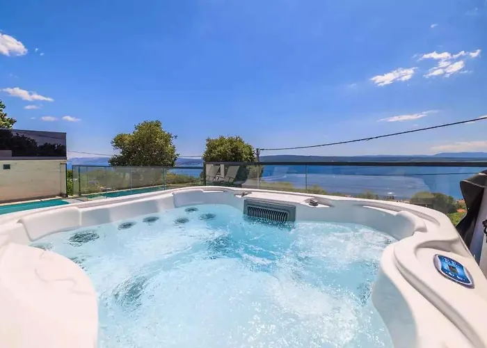 Case de vacanță With Pool In 54890 Dramalj