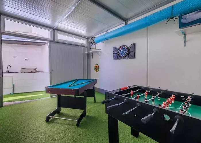 With Pool In 54890 Case de vacanță Dramalj